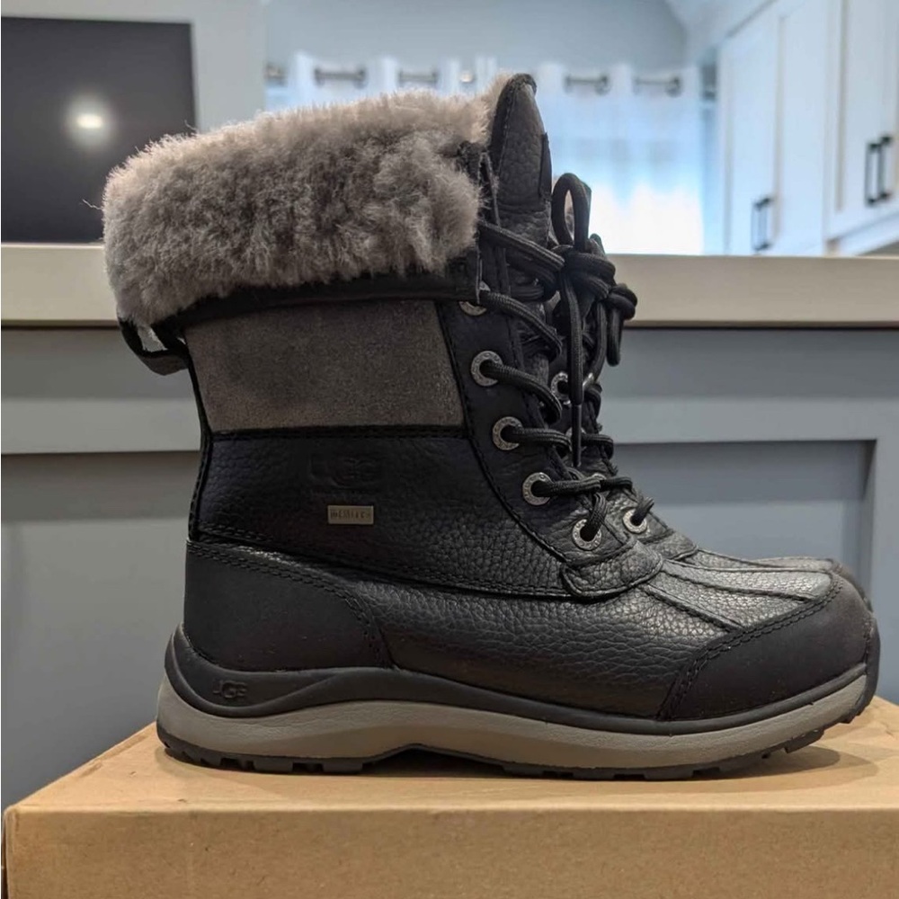 UGG WOMEN'S ADIRONDACK III BOOTS IN BLACK